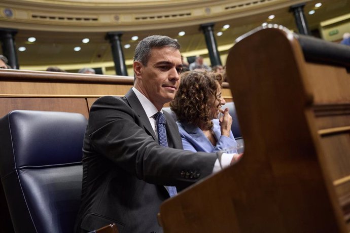 Archivo - El presidente del Gobierno, Pedro Sánchez, en el Congreso de los Diputados, a 9 de octubre de 2024, en Madrid (España).