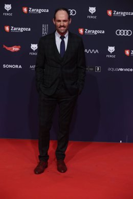 Archivo - El actor Diego Anido posa en la alfombra roja previa a la gala de la X edición de los Premios Feroz, en el Auditorio de Zaragoza, en enero de 2023