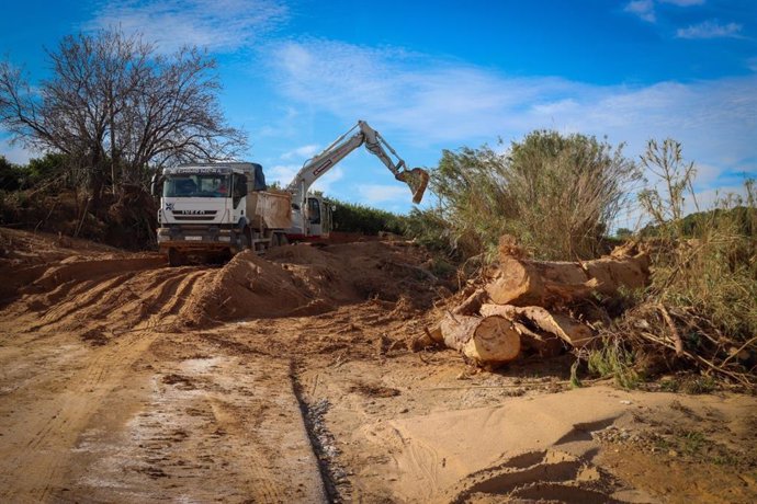 TORRENT TRABAJA EN LA RECUPERACIÓN DE CAMINOS DE SU TÉRMINO MUNICIPAL