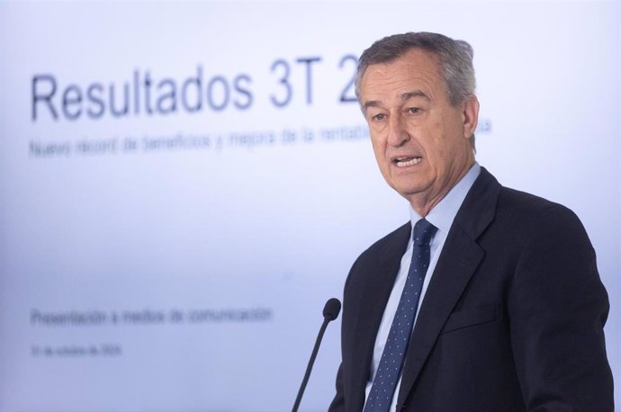 El  consejero delegado de Banco Sabadell, César González-Bueno, durante una rueda de prensa, en el auditorio del Banco Sabadell, a 31 de octubre de 2024, en Madrid (España).