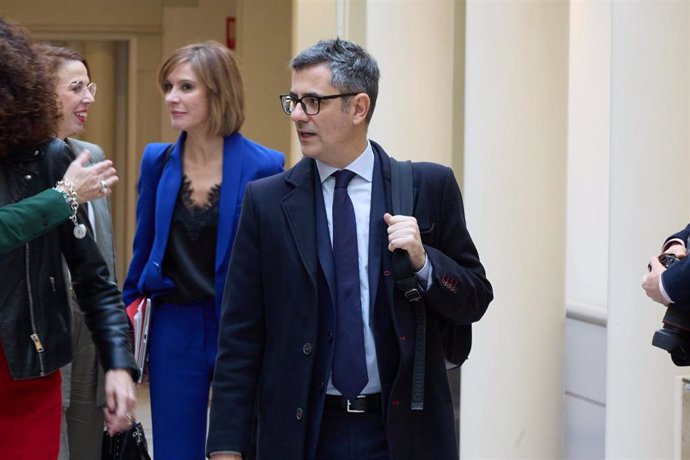 El ministro de la Presidencia, Justicia y Relaciones con las Cortes, Félix Bolaños, a su llegada al Senado, a 12 de noviembre de 2024, en Madrid (España). 