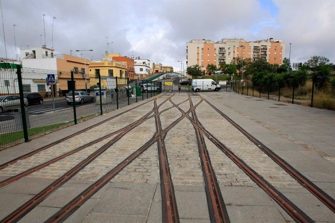 Archivo - Detalle de las vías del tranvía de Alcalá de Guadaíra