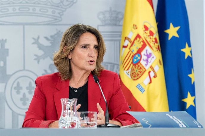 Archivo - La vicepresidenta tercera y ministra par la Transición Ecológica, Teresa Ribera, durante una rueda de prensa posterior al Consejo de Ministros, en el Palacio de La Moncloa, a 24 de septiembre de 2024, en Madrid (España). El Consejo de Ministros 