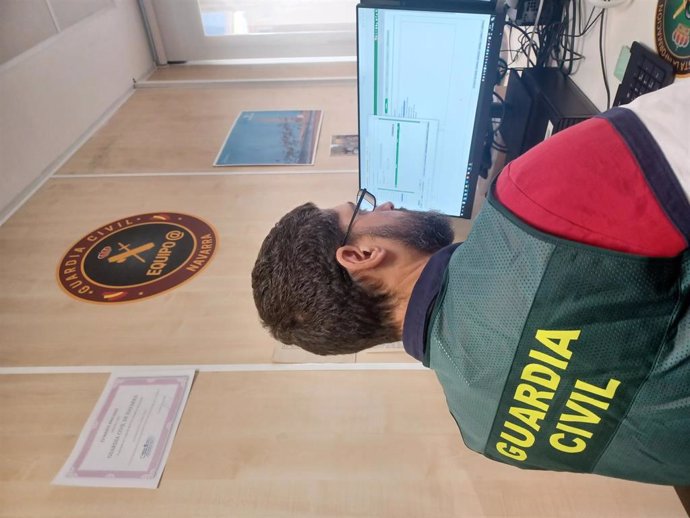 Un investigador de la Guardia Civil