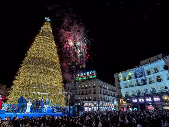 Archivo - El espíritu de la Navidad inunda cada esquina de Madrid y se convierte en un reclamo para los turistas