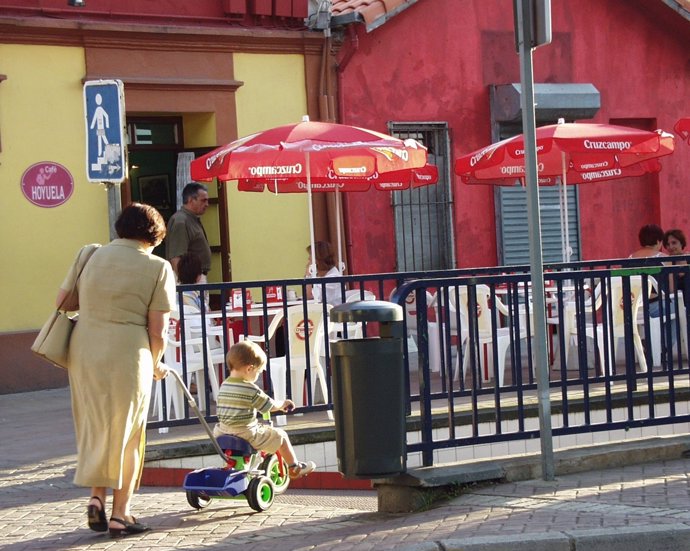 Niño en una calle de Camargo