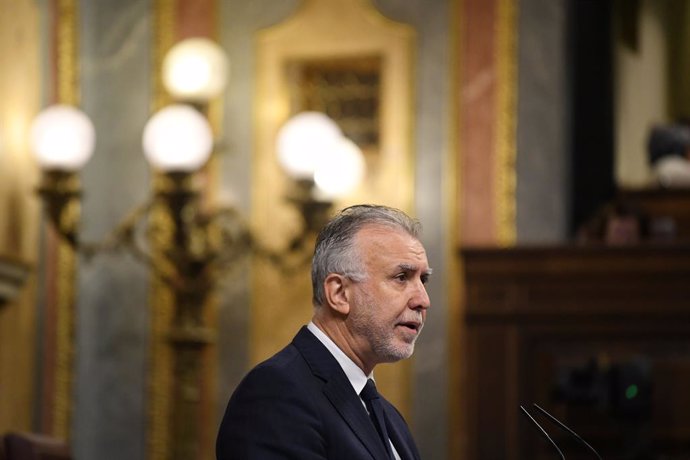 El ministre de Política Territorial, Ángel Víctor Torres, compareix durant el Ple del Congrés, a 13 de novembre del 2024, a Madrid (Espanya). 