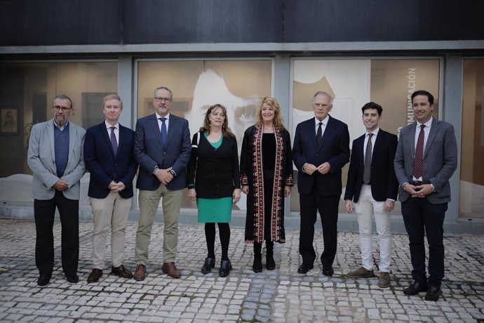 El periodista Pedro Piqueras inauguró este martes la nueva etapa del Centro de la Comunicación Jesús Hermida de Huelva.