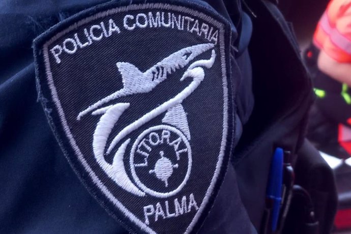 Detalle del uniforme de la Policía Local de Palma del Distrito Litoral.