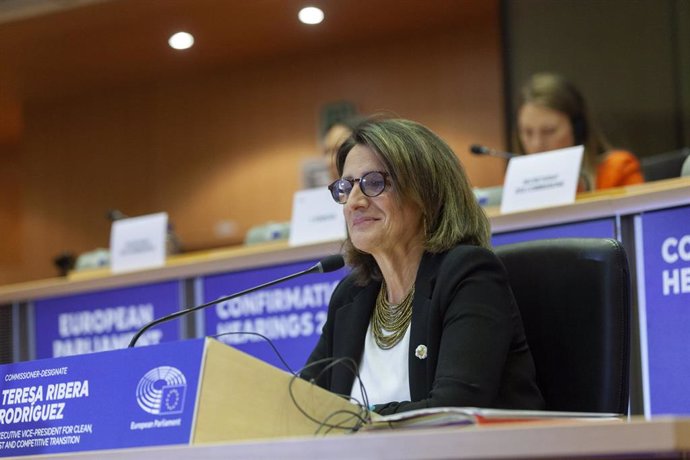 La candidata a la vicepresidencia ejecutiva de Transición Limpia, Justa y Competitiva, y a la cartera de Competencia de la Comisión Europea, Teresa Ribera, durante su intervención en el Parlamento Europeo