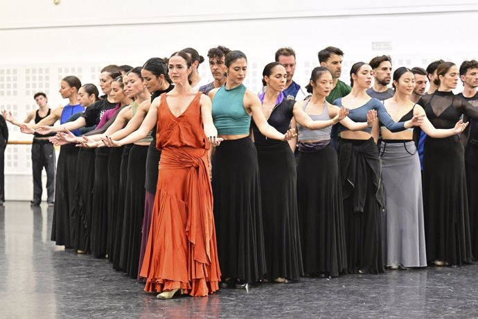 Un momento del ensayo de 'Bolero', coreografía incluida en el espectáculo Generaciones.