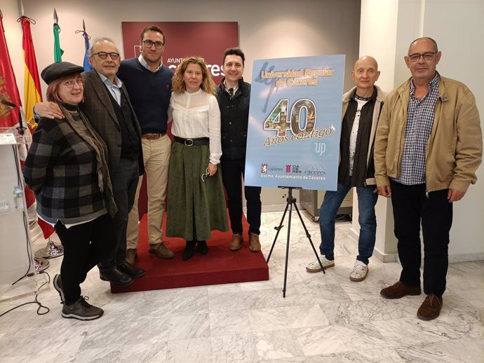 Presentación de las actividades organizadas con motivo de los 40 años de la Universidad Popular de Cáceres