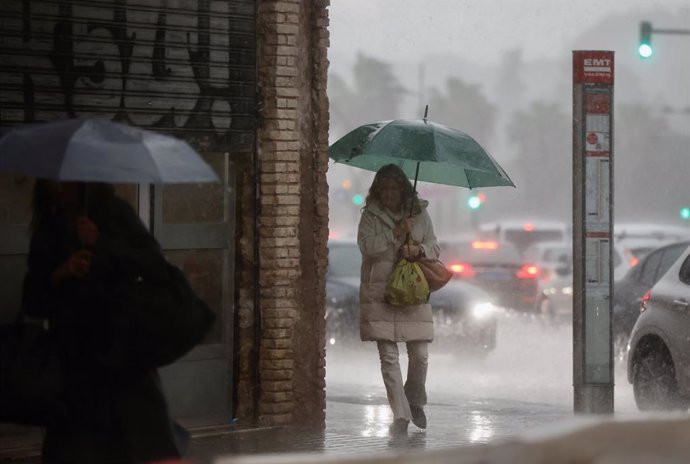 Archivo - Arxiu - Pluja a València