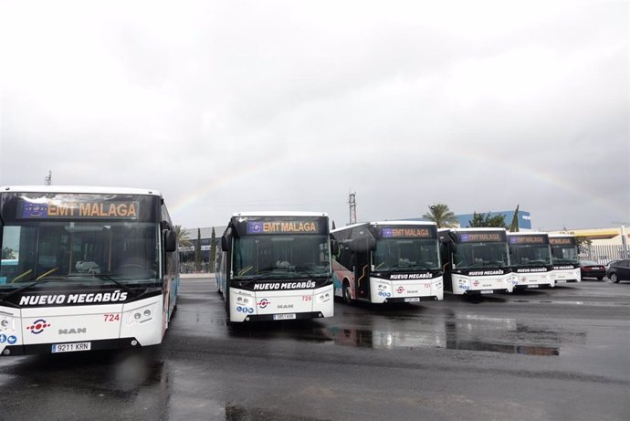 Archivo - Autobuses de la EMT en una imagen de archivo 