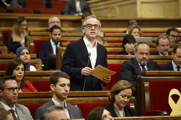 El presidente del grupo parlamentario de ERC en el parlament de Catalunya, Josep Jové Lladó, durante una sesión de control al presidente de la Generalitat de Cataluña, en el Parlament de Cataluña, a 13 de noviembre de 2024, en Barcelona, Cataluña (España)