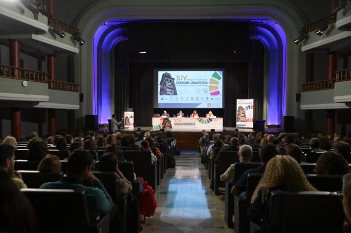 Inauguración del XIV Congreso de la Asociación Canaria de Derecho Urbanístico (Acadur) que ha tenido lugar en el Paraninfo de la Universidad de La Laguna.