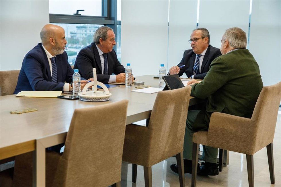 El Gobierno regional presenta a Cecam los presupuestos para 2025
