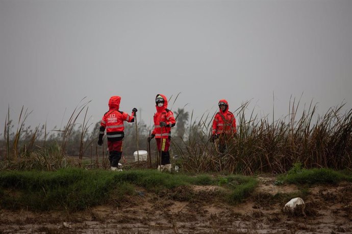 Bomberos de Cantabria buscan desaparecidos en L'Albufera