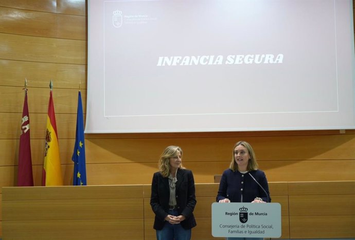 La consejera de Política Social, Familias e Igualdad, Conchita Ruiz, durante la presentación de los datos recogidos en el Registro de Maltrato Infantil de la Región de Murcia.