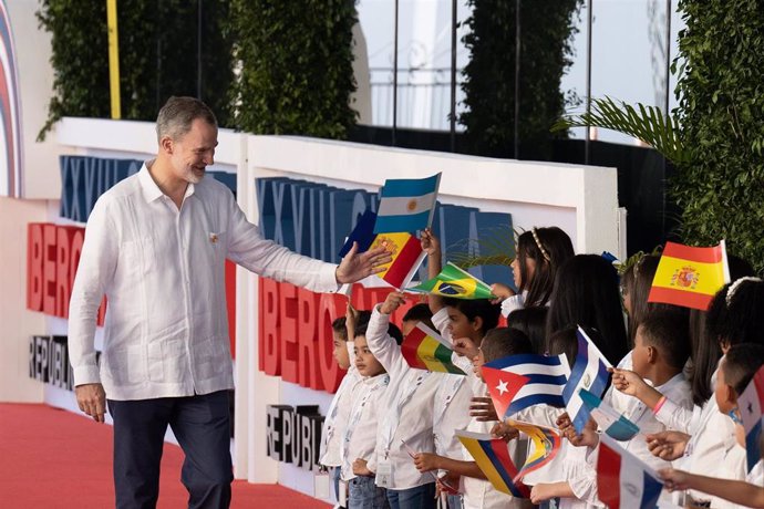 Archivo - El Rey de España, Felipe VI, a su llegada a una sesión plenaria de la XXVIII Cumbre Iberoamericana de Jefes de Estado y de Gobierno, a 25 de marzo de 2023, en Santo Domingo (República Dominicana)