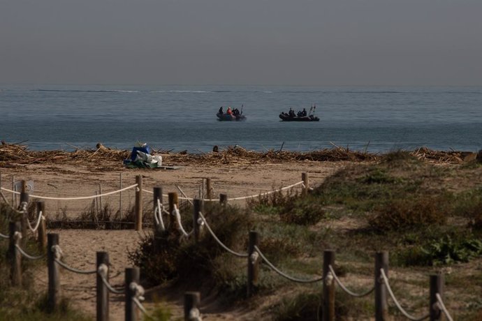 Barques a la platja del Saler després del pas de la DANA, a 9 de novembre del 2024, a València, Comunitat Valenciana (Espanya)