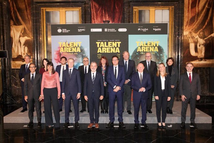 Los participantes de la reunión del patronato de la Fundación Mobile World Capital Barcelona.