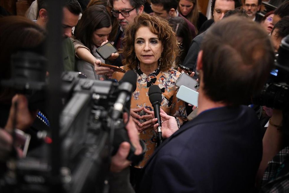 La vicepresidenta primera y ministra de Hacienda, María Jesús Montero, durante el Pleno del Congreso, a 13 de noviembre de 2024, en Madrid (España).