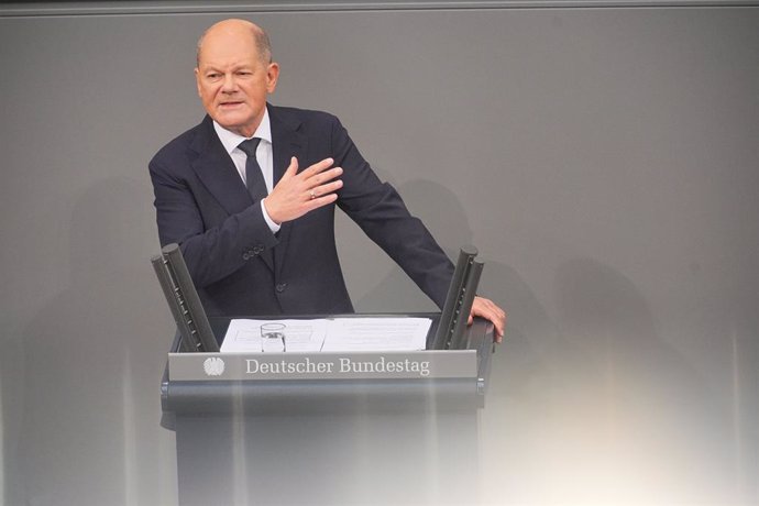 13 November 2024, Berlin: German Chancellor Olaf Scholz makes a government statement in the plenary session of the Bundestag. Topics include the end of the traffic light coalition and the upcoming Bundestag elections. Photo: Michael Kappeler/dpa