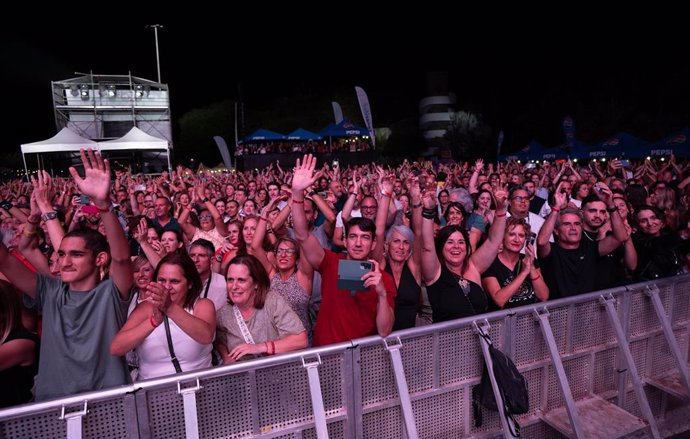 Público en uno de los conciertos del Festival Peñón Rock en Santa Cruz de Tenerife