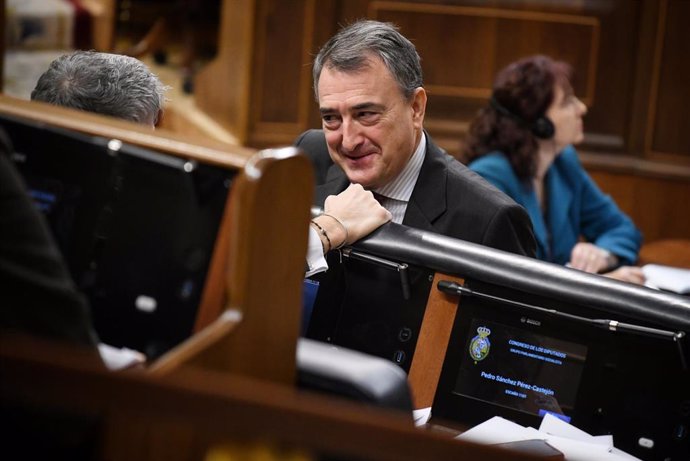 El  portavoz del grupo parlamentario Vasco en el congreso, Aitor Esteban, durante el Pleno del Congreso, a 13 de noviembre de 2024, en Madrid (España). 