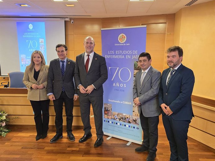 Acto conmemorativo del 70 aniversario de los estudios de Enfermería en Jaén.