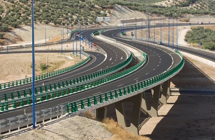 Archivo - Tramo Lucena-Cabra de la Autovía del Olivar.