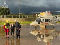 Los bomberos continúan con rescates de personas en vehículos y viviendas en Benicarló y Vinaròs