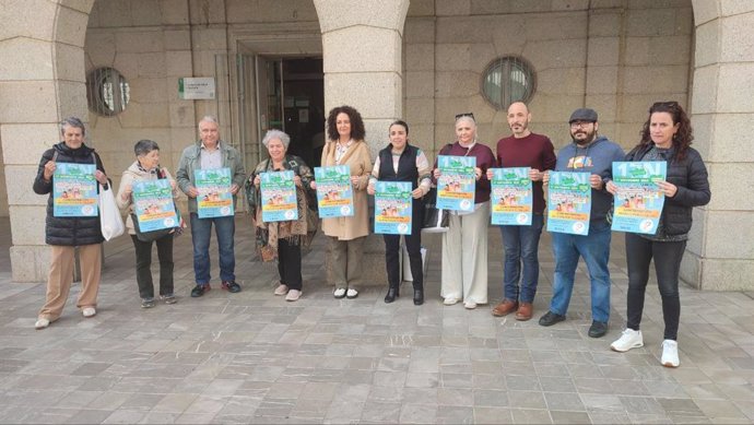 Representantes del colectivo Marea Blanca de Huelva.