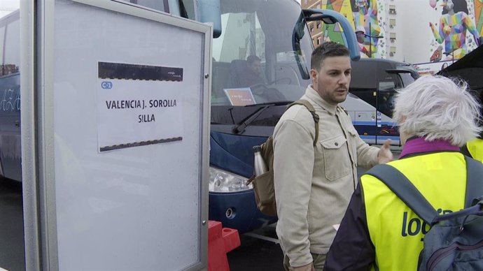 Comienza el servicio alternativo por carretera para cubrir tramos de cercanías de Valencia afectados por la DANA