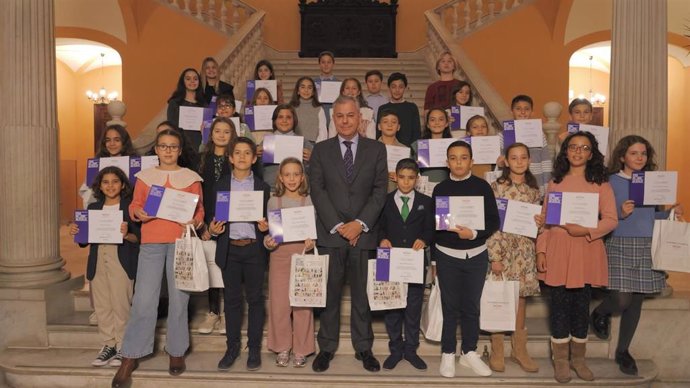 Entrega los Premios Certamen Literario "Hermanos Machado" de la Feria del Libro