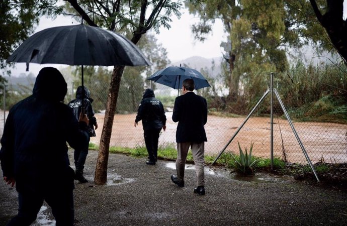 El alcalde de Málaga recorre el distrito de Campanillas afectado por las lluvias