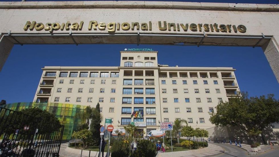 Archivo - Fachada del Hospital Regional de Málaga