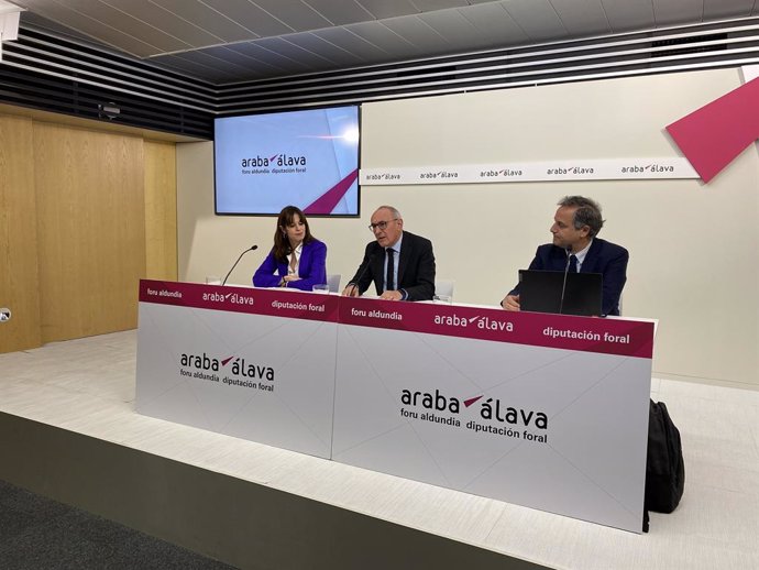 Maider Etxebarria, Ramiro Gonzalez eta Iñigo Bilbao