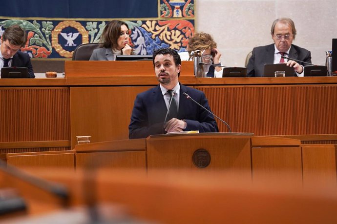 El portavoz adjunto del Grupo Parlamentario Socialista en las Cortes de Aragón, Darío Villagrasa, en su intervención en el Pleno.