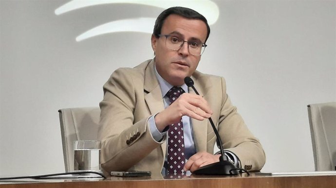 El secretario general del PSOE de Extremadura, Miguel Ángel Gallardo, en rueda de prensa