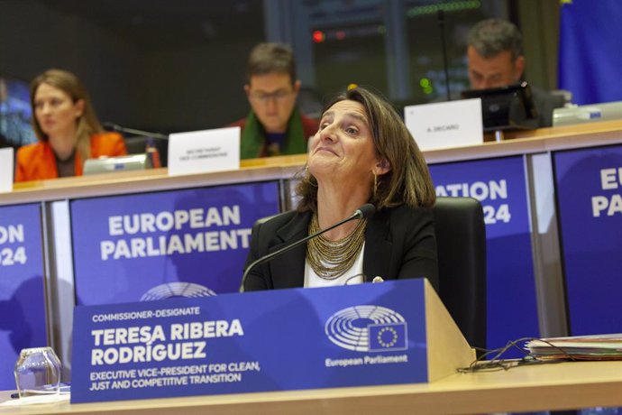 La candidata a la vicepresidencia ejecutiva de Transición Limpia, Justa y Competitiva, y a la cartera de Competencia de la Comisión Europea, Teresa Ribera, durante su intervención en el Parlamento Europeo en el proceso de audiencia para la confirmación de