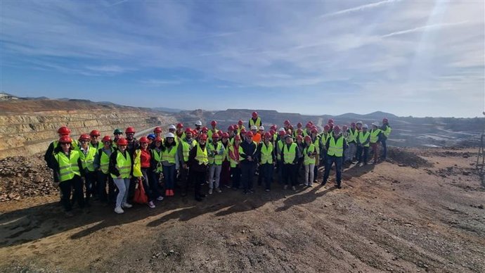 Visita de repreentantes de la Consejería de Sostenibilidad y Medio Ambiente de la Junta de Andalucía y de la unidad de Economía Circular e Industria Sostenible del Jdel Joint Research Center (JRC) de la Comisión Europea a la Mina de Riotinto en Huelva.