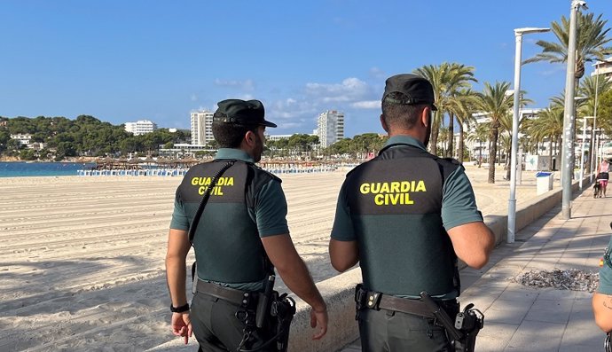 Agentes de la Guardia Civil.