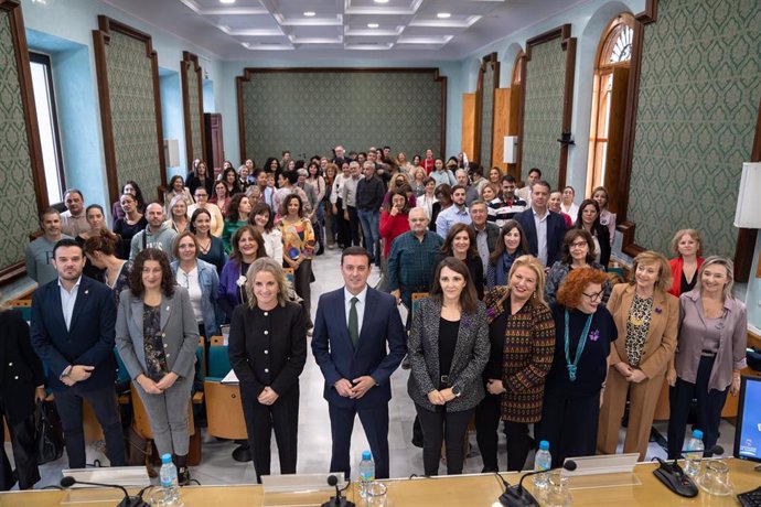 El Centro de Atención Inmediata (CAI) de la Diputación de Almería celebra unas jornadas contra la violencia de género en la sede de la UNED (Almería).