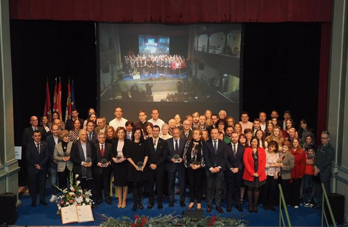 Acto Institucional para el homenaje de la Constitución y la entrega de menciones