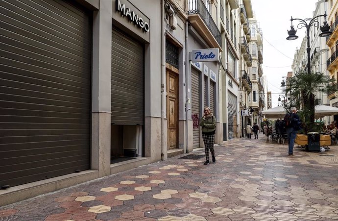 Comercios cerrados, a 14 de noviembre de 2024, en Valencia, Comunidad Valenciana (España). El pasado 29 de octubre una DANA asoló la provincia de Valencia. 