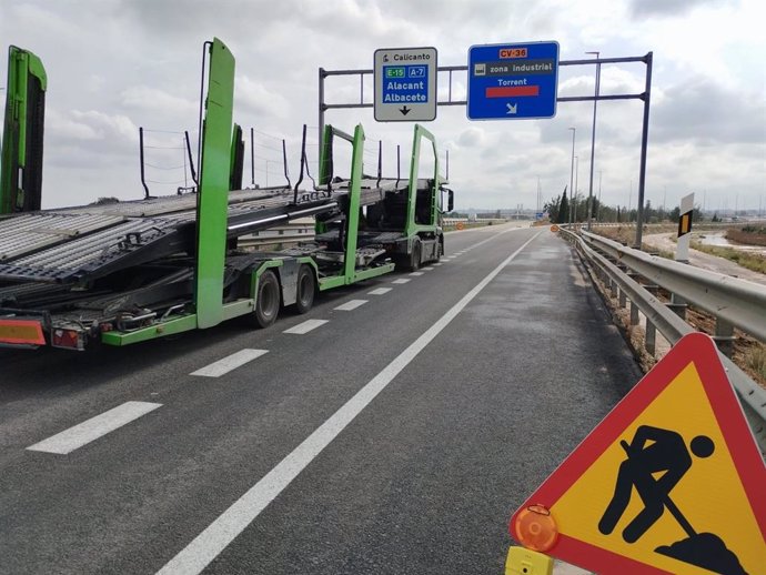 Obert l'enllaç de la CV-36 amb el by-pass per a connectar l'àrea industrial de Torrent