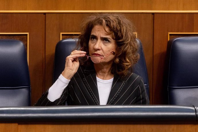 La vicepresidenta primera y ministra de Hacienda, María Jesús Montero, durante un pleno en el Congreso de los Diputados, a 14 de noviembre de 2024, en Madrid (España).