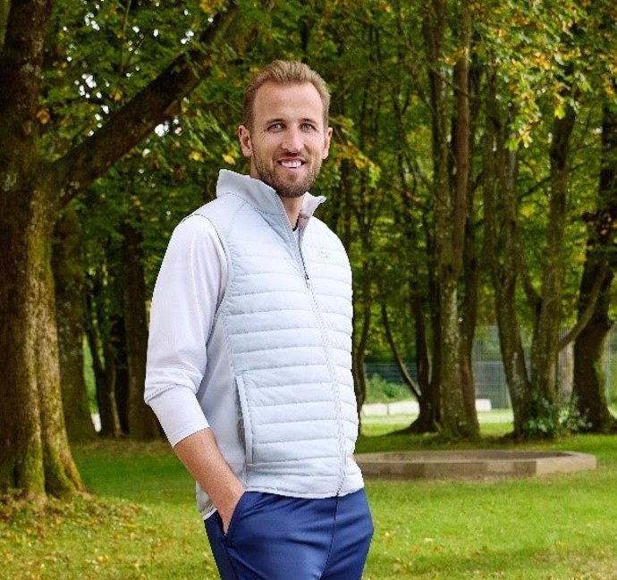 El delantero ingles del Bayern de Múnich Harry Kane presenta su segunda colección de ropa deportiva con Skechers.